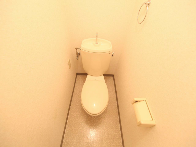 トイレ　トイレ　お風呂トイレ別　棚付