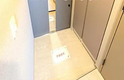 玄関　※別部屋の参考写真です。