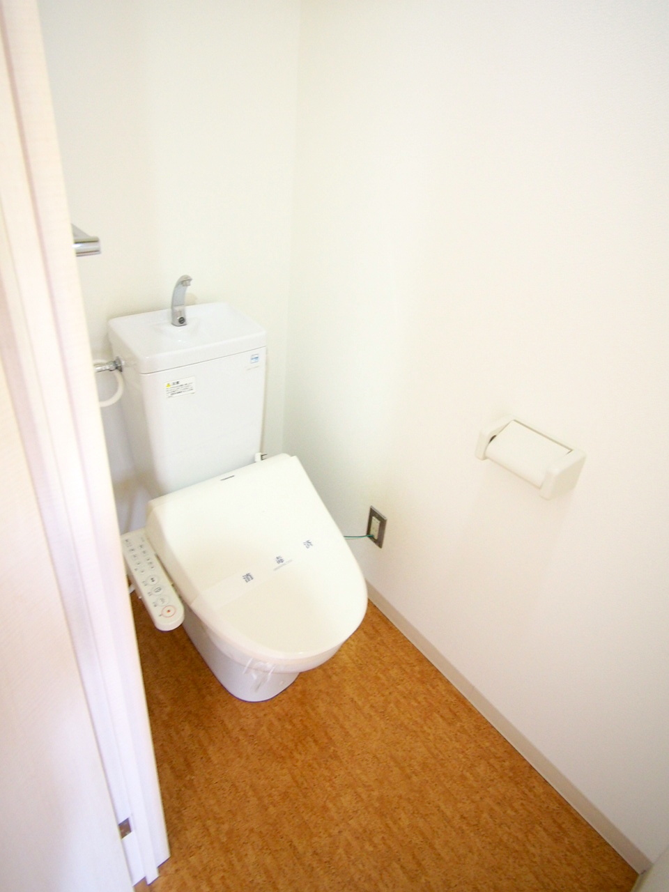 トイレ　ウォシュレット完備しています♪