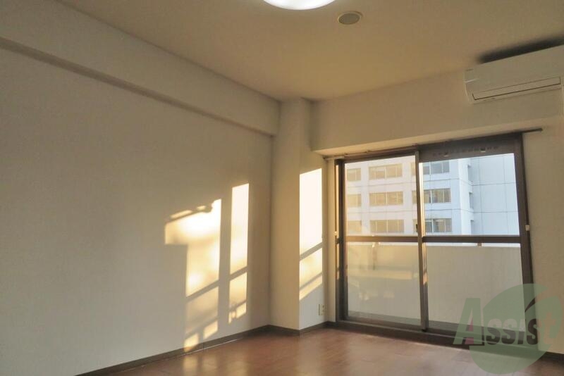 その他部屋・スペース　大きな窓が印象的なお部屋です。明るさもバッチリです。