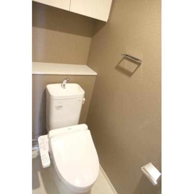 トイレ　※写真は同タイプ住戸です。