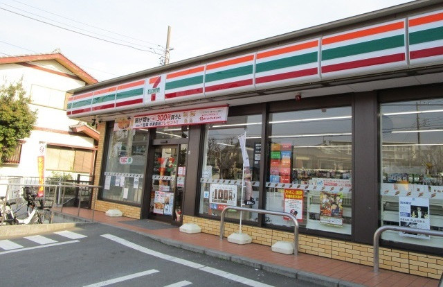 コンビニ　セブンイレブン（コンビニ）まで650m