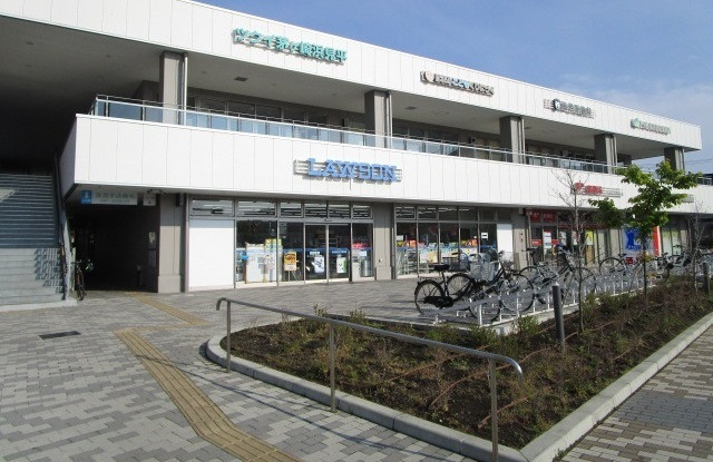 コンビニ　ローソン（コンビニ）まで650m