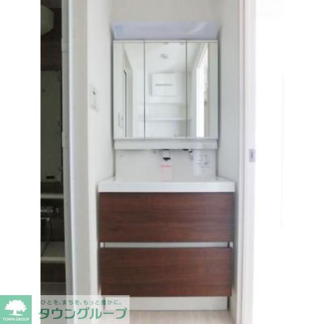 洗面設備　※写真は同タイプ住戸です。