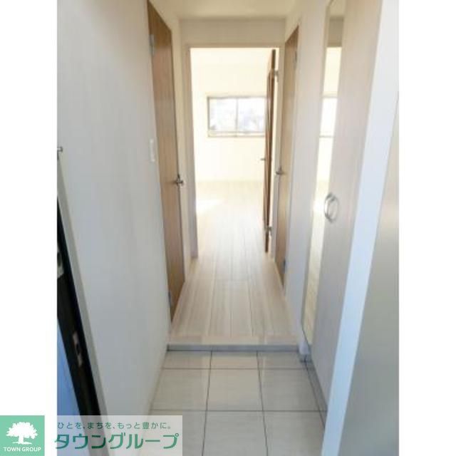 玄関　※写真は同タイプ住戸です。