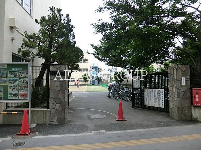 小学校　荒川区立赤土小学校（小学校）まで625m
