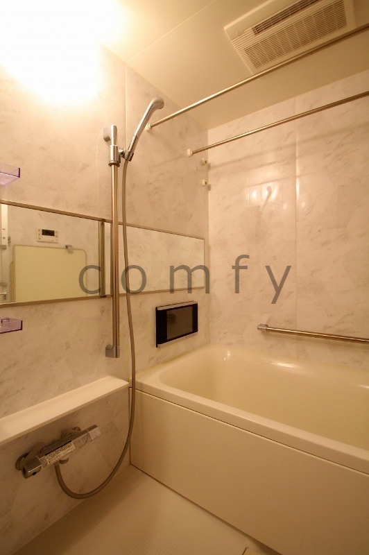 バス・シャワールーム　バスルーム