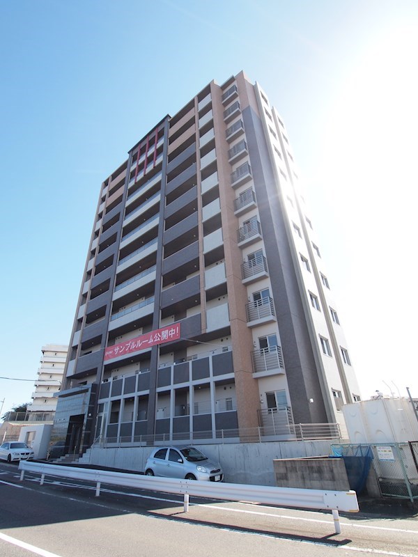 建物外観　インターネット無料。駐車場価格に注目。