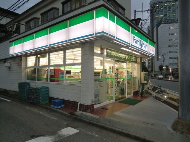 コンビニ　ファミリーマートおおくぼ津田沼店（コンビニ）まで529m