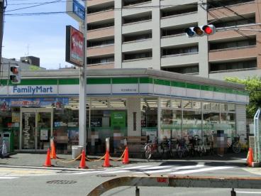 コンビニ　ファミリーマート JR天王寺駅北口店（コンビニ）まで226m