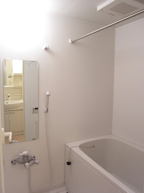 バス・シャワールーム　参考写真　浴室乾燥機付き