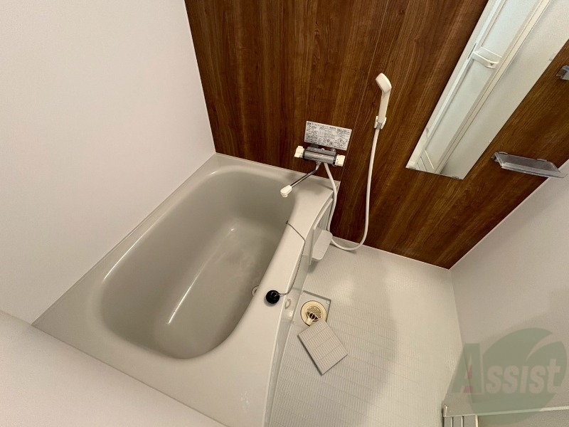 バス・シャワールーム　ユニットバスです。疲れを癒すのに欠かせませんね！