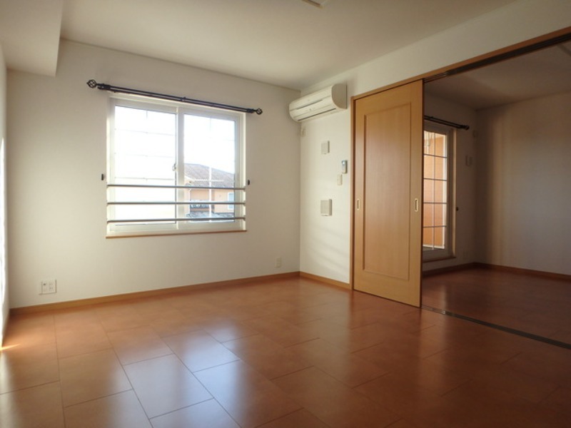 居室・リビング　図面と現状に相違がある場合には現状を優先