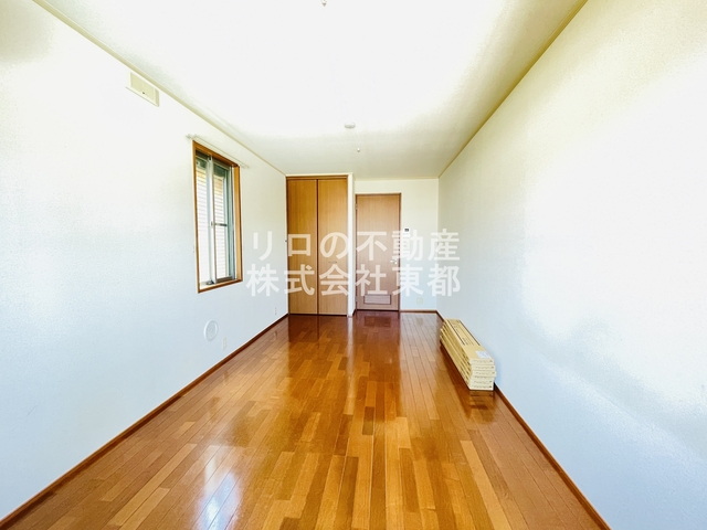 その他部屋・スペース　落ち着いた色合いのフローリングが優しい雰囲気の室内です☆