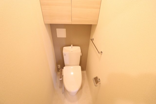 トイレ　※別部屋の参考写真、現況優先※