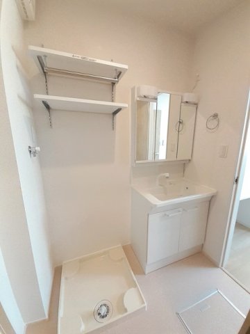 洗面設備　スペースが確保できる洗面所です