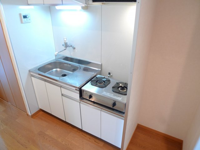 キッチン　２口ガスコンロ付いてますよ