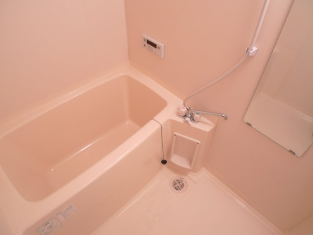 バス・シャワールーム　ゆったりお風呂は疲れも癒されますね