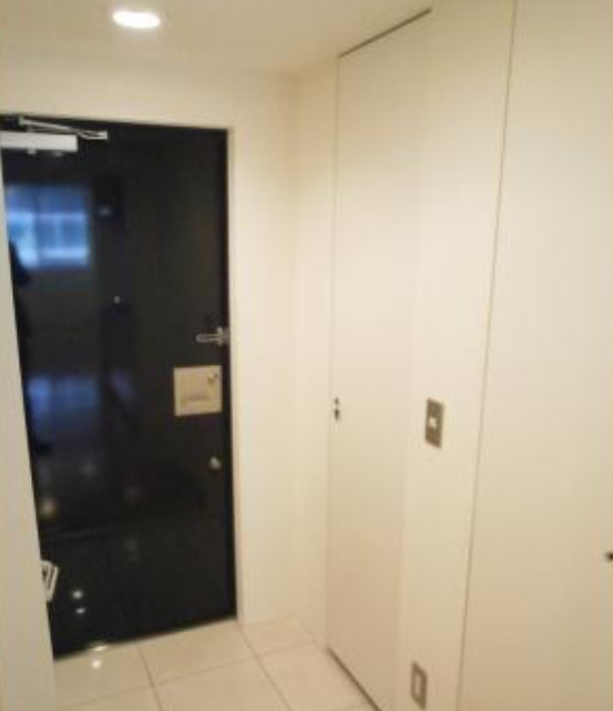 玄関　※別部屋参照写真