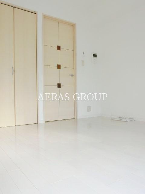 居室・リビング　きれいな洋室