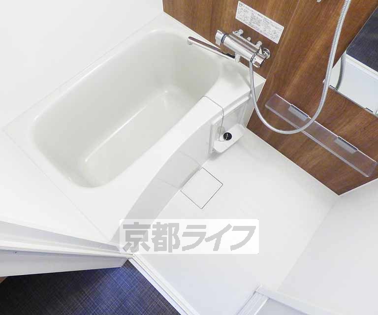 バス・シャワールーム　ゆったりくつろげるお風呂です。