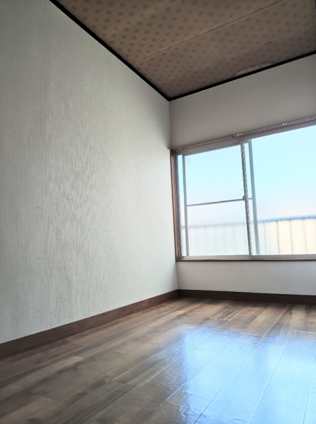 居室・リビング　最上階・角部屋・三面採光☆