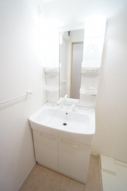 洗面設備　※同タイプの写真です。