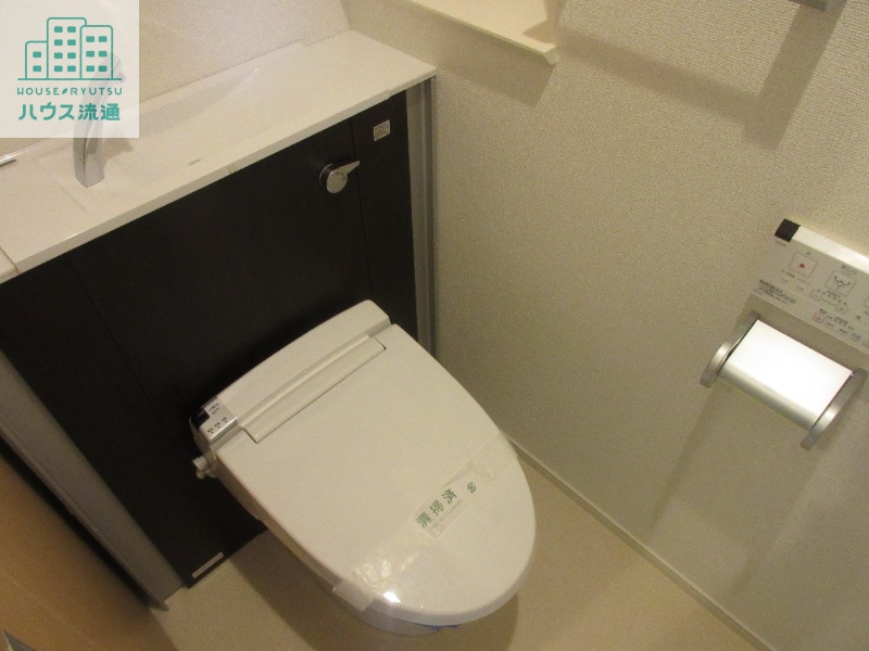 トイレ　※別号室の写真です