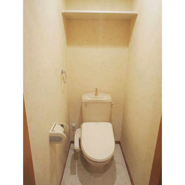 トイレ　温水洗浄便座付き