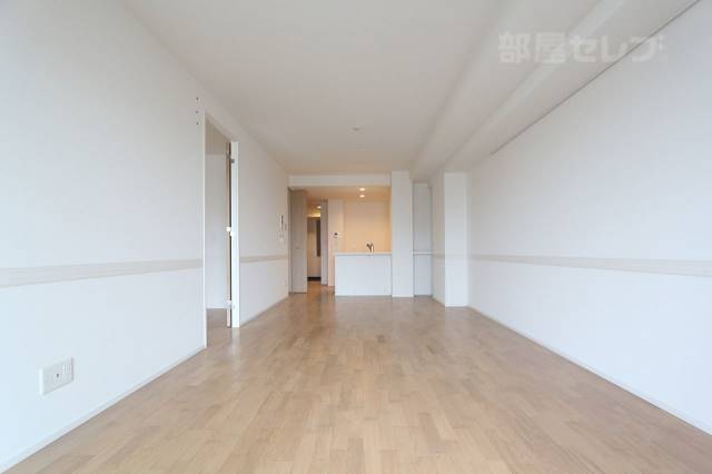 居室・リビング　床暖房付が設備として備わります。