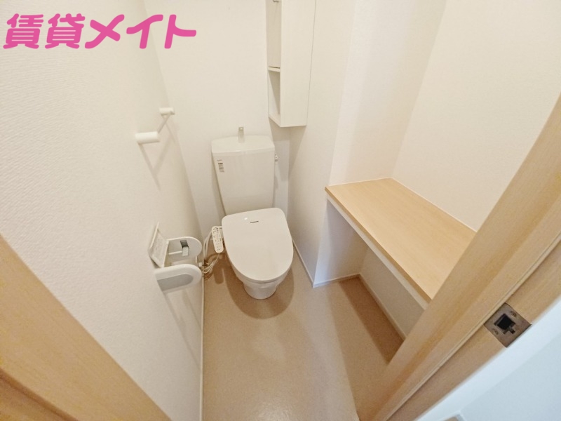 トイレ　同型参考写真