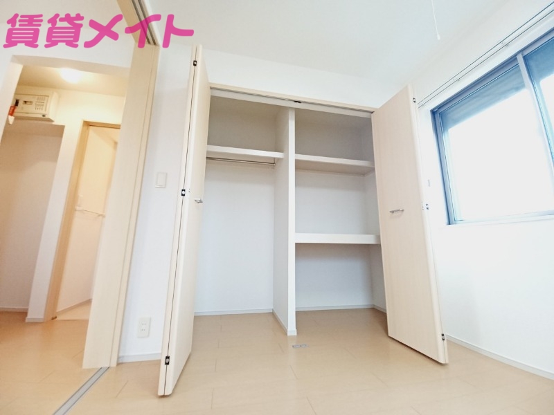 収納　同型参考写真