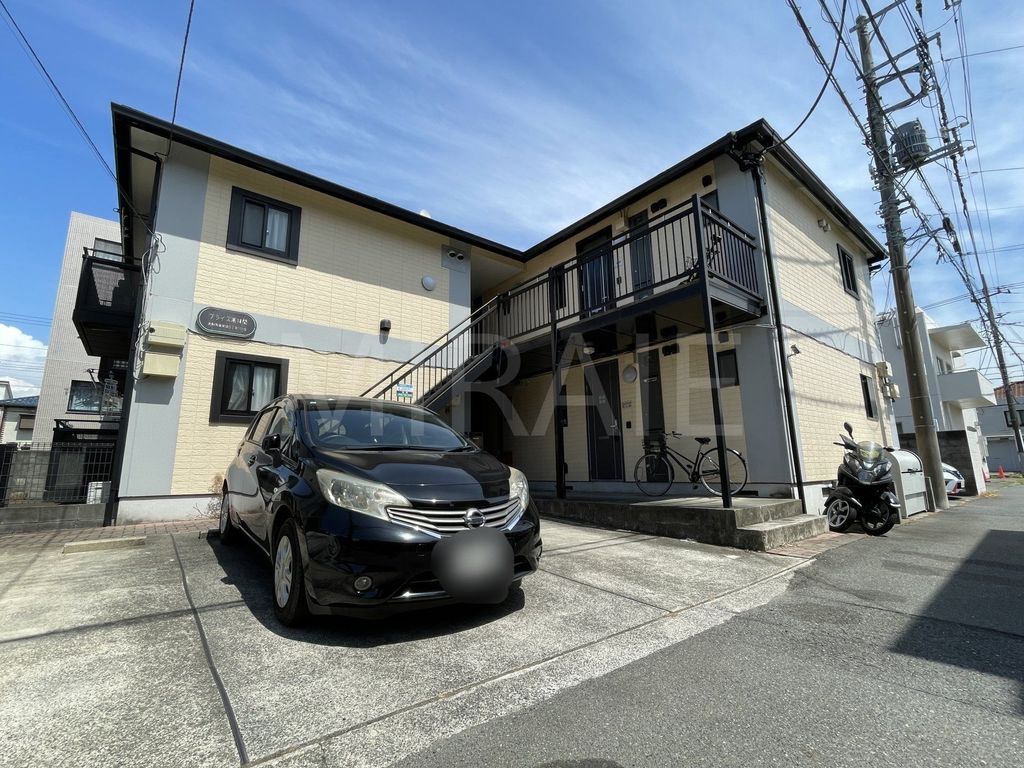 建物外観　駐車場