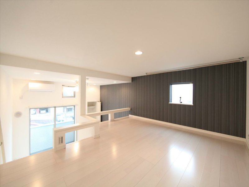 その他部屋・スペース　上階ロフト5.9帖（収納としてもお部屋としても使えます）