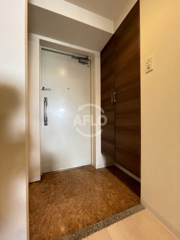 玄関　Luxe大正　玄関