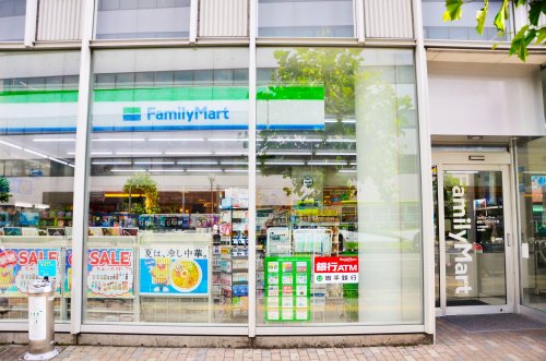コンビニ　クロステラス　ファミリーマート（コンビニ）まで286m