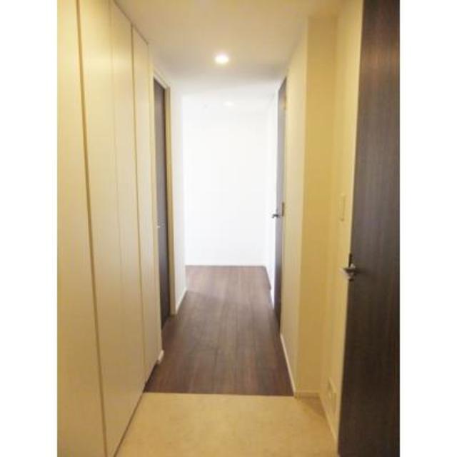 玄関　※写真は同タイプ住戸です。