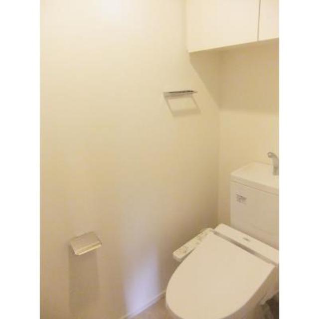 トイレ　※写真は同タイプ住戸です。