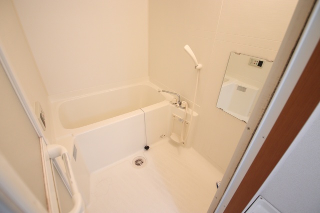 バス・シャワールーム　※別室の参考写真の為、現況優先です。