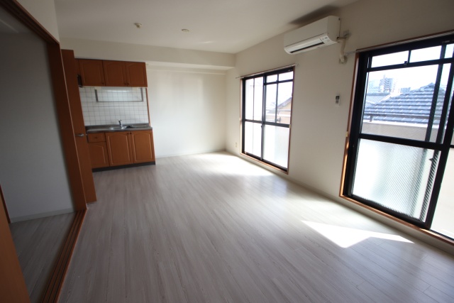 居室・リビング　※別室の参考写真の為、現況優先です。