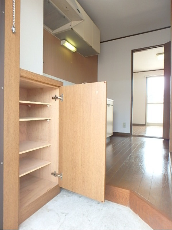 玄関　図面と現状に相違がある場合には現状を優先