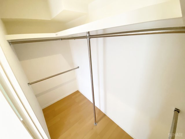 収納　たっぷり収納できるウォークインクローゼット！