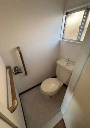 大日丘町貸家のトイレ写真
