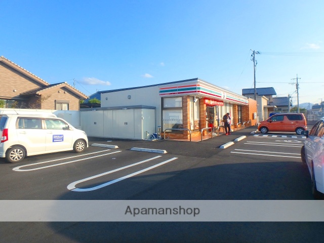 コンビニ　セブンイレブン（コンビニ）まで221m