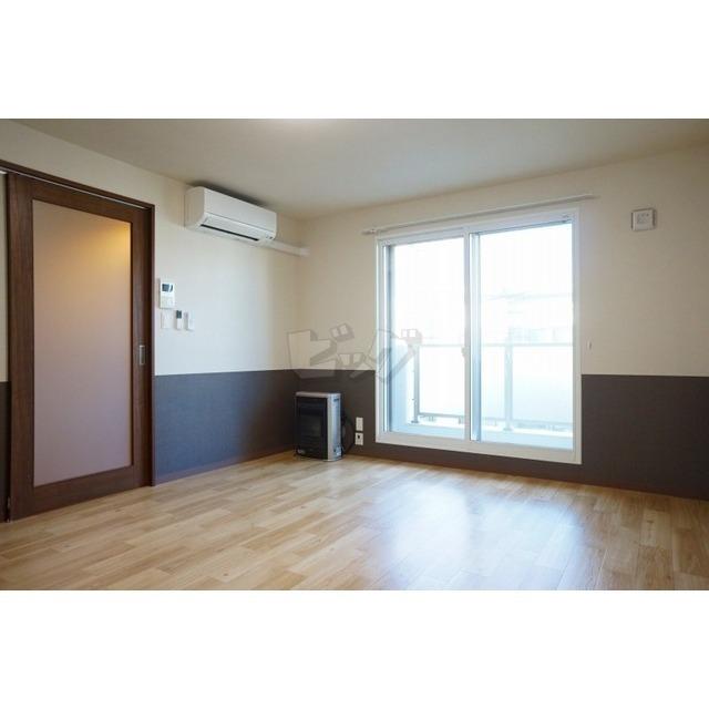 居室・リビング　日当たりのいいお部屋です♪