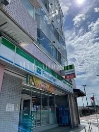 コンビニ　ファミリーマート代田橋駅前店（コンビニ）まで464m