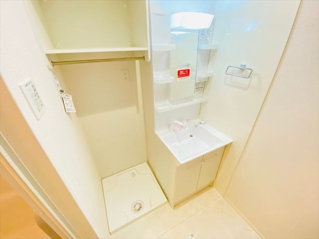 洗面設備　同一建物内１０３号室内装写真転載