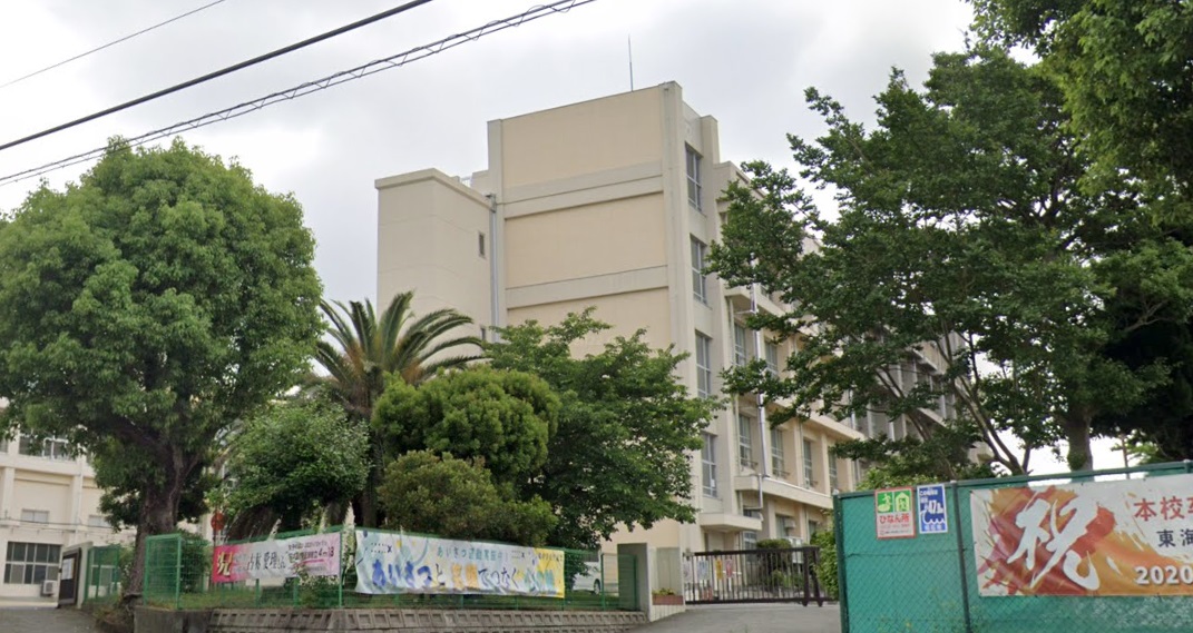 中学校　明石市立大蔵中学校（中学校）まで574m