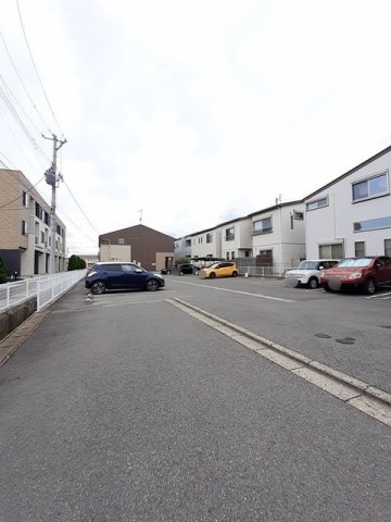 駐車場　駐車場に車を止められます