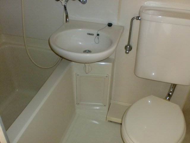 バス・シャワールーム　別部屋参考用写真
